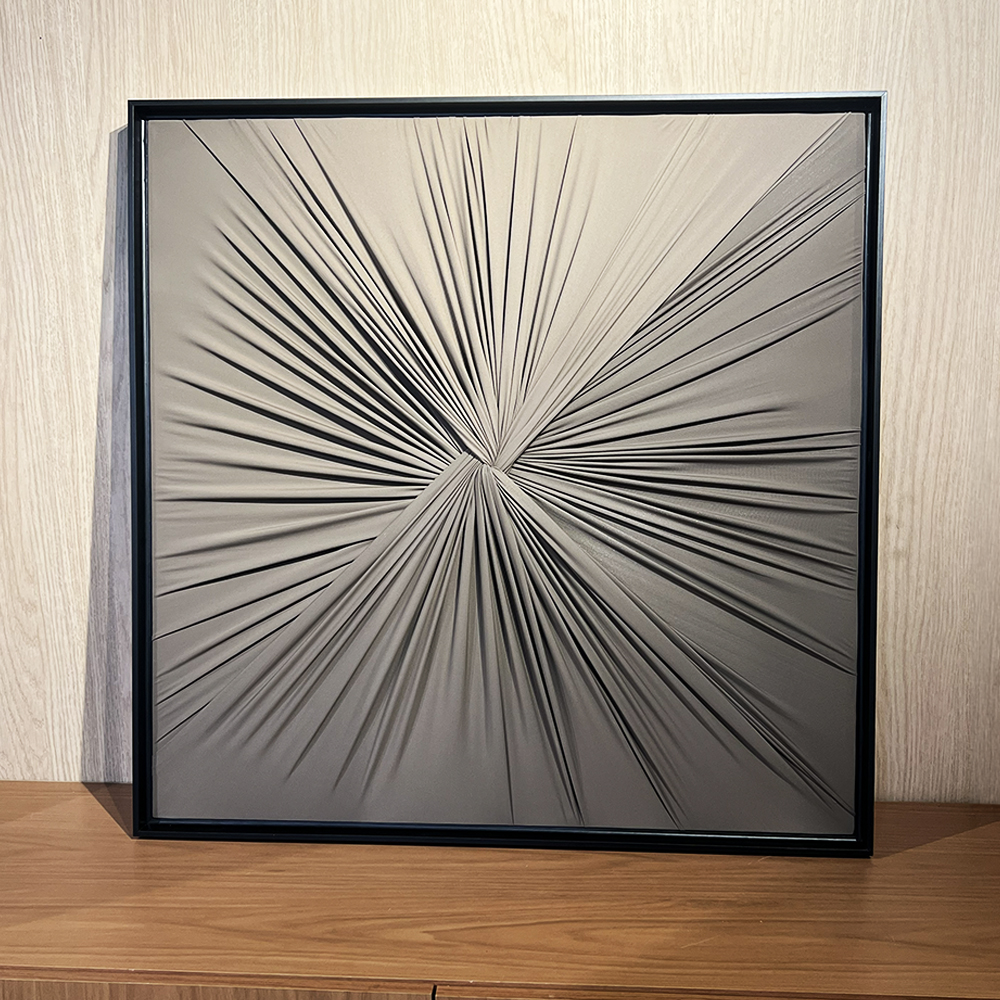 Quadro Artesanal Abstrato Têxtil Repuxado Fendi Sem Vidro 80x80cm Quadro Artesanal Abstrato Têxtil Repuxado Fendi Sem Vidro 80x80cm